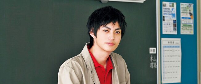 『顔だけ先生』神尾楓珠さん。「“目ヂカラ封印”を心がけています」