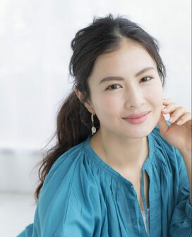 不器用さんでも、ゴム1本で再現できる！好感度の高いヘアアレンジ術