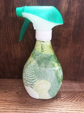 100円グッズが驚きの力を発揮！話題の“デコパージュ”で鏡とスプレーのリメイクにチャレンジしてみた