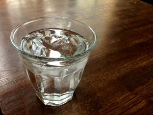 水