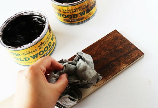 木板をペイントする