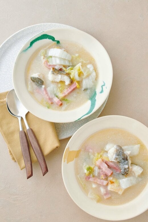 白菜とタラとベーコンの甘酒シチュー