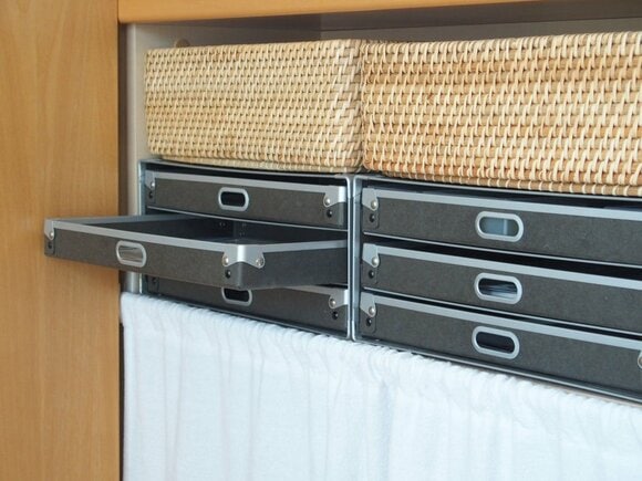 チラシは、リビングの使いやすい場所にある引き出しに入れています