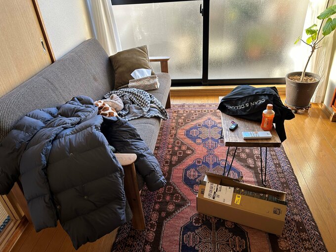 散らかったリビング