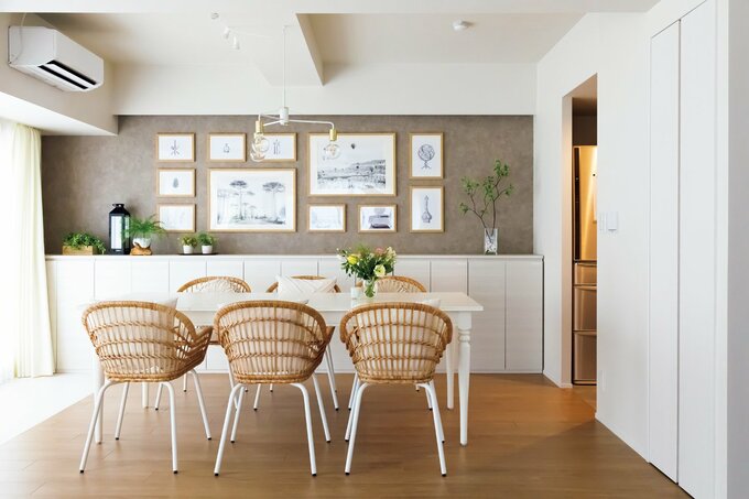 フレームの配置にセンスが光るダイニング