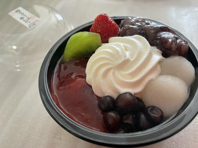 クリームあんみつ