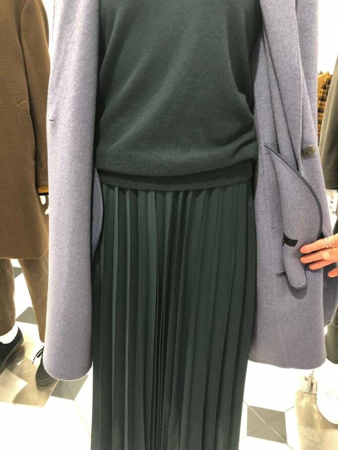 プリーツスカート