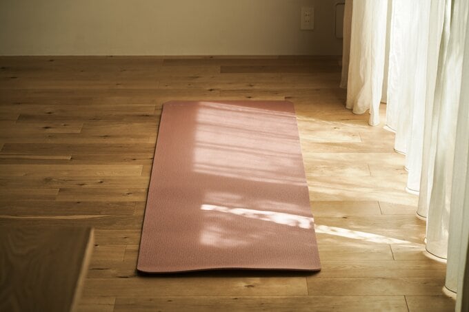 リビングに敷いたヨガマット