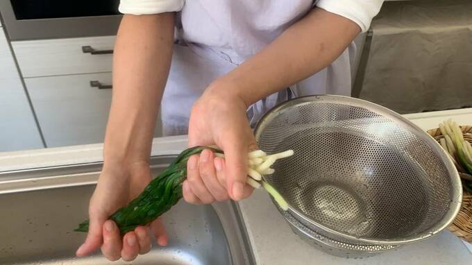 行者ニンニクをしぼる