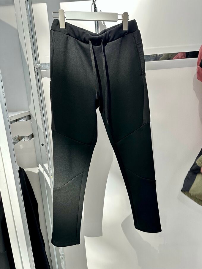 アクティブパンツ