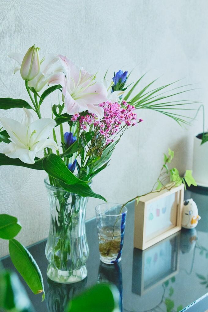 お母さまを元 気づけるためにサブスクで購入して いたお花は、今も継続中です