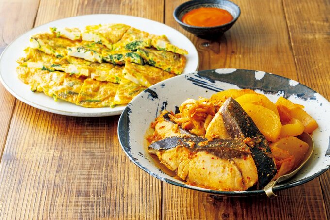 ブリと大根のキムチみそ煮/カリフラワーとニンジンの卵焼き