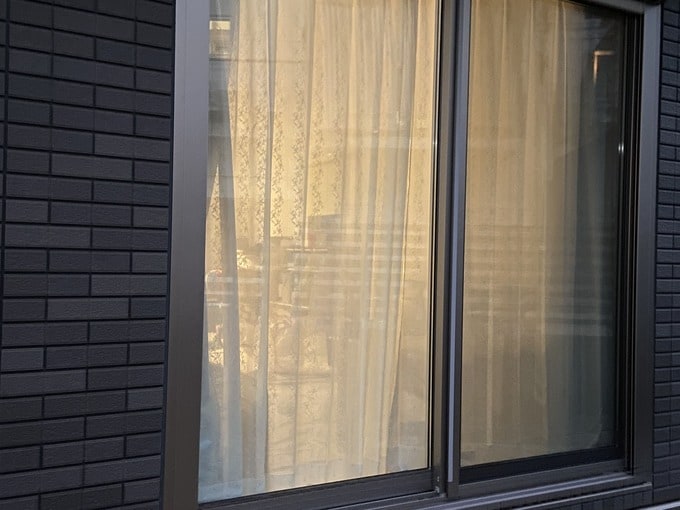 外が暗くなってくるとミラー効果は薄れる