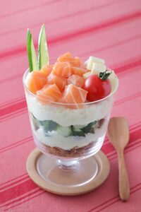 ニンニク入りポテトソースを重ねて