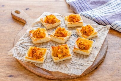 ハロウィーンは冷凍パイシートで「簡単パンプキンパイ」。サイズ感もかわいい