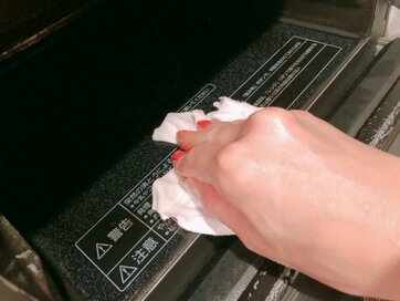 すっきり暮らしの小さな工夫。ミカンの皮で電子レンジ掃除