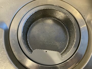 変えるだけで排水口の掃除がラクに。汚れない仕組みをつくる便利アイテム