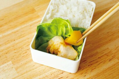 夏のお弁当の食中毒を防ぐコツ。「生野菜で仕切る」はNGだった