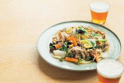 白菜と豚こまの黒酢炒め。節約食材がコクのある絶品中華に