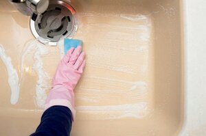 ステンレス面の模様に沿って