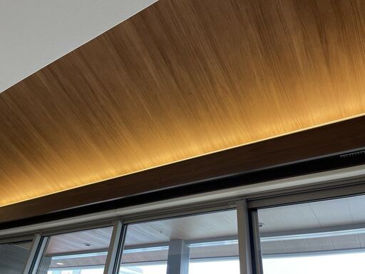 勾配天井の木目シート