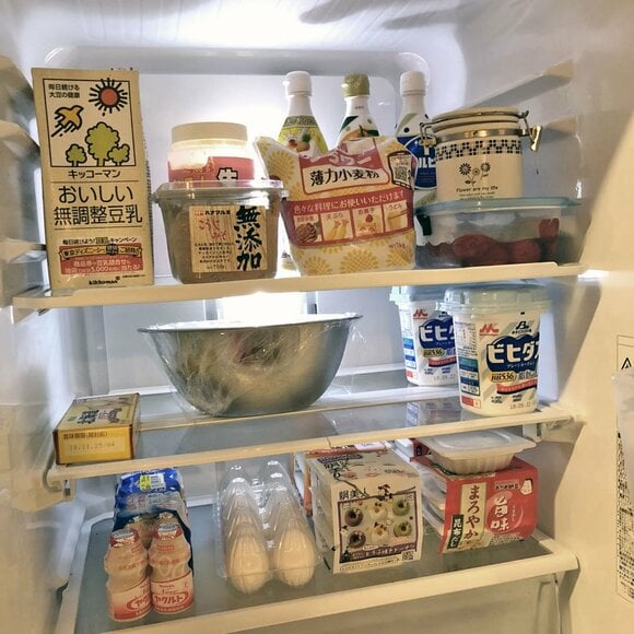 冷蔵室の棚板を取り外す