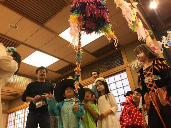 オレンジのマリーゴールドの花があふれかえります