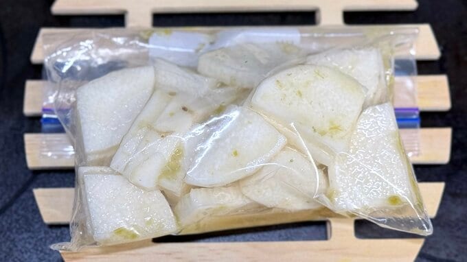 長イモを漬けている様子