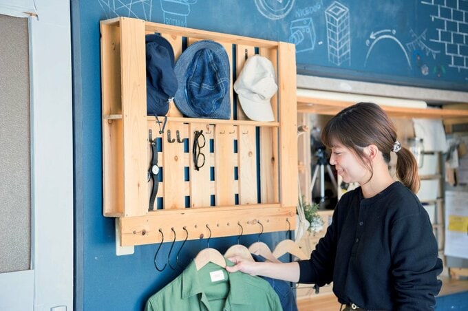 帰宅後に上着や小物をかける見せるクローゼット