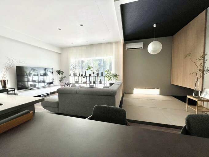 窓から光が入るLDK