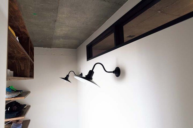 土間から個室へ光を届ける内窓