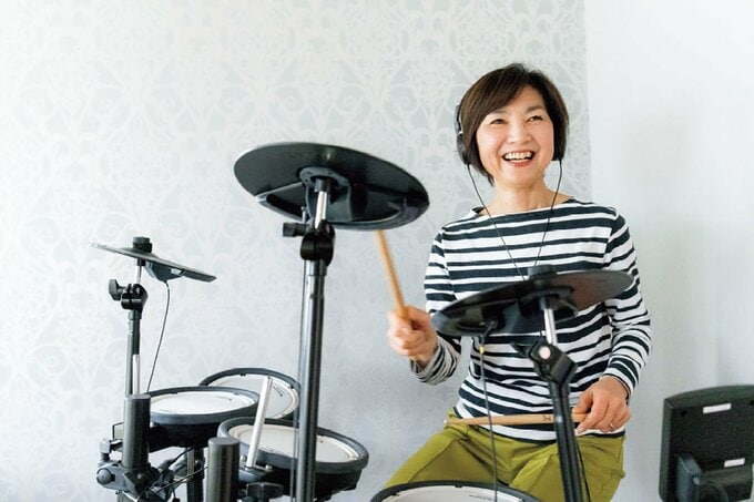 趣味を楽しむ井田さん