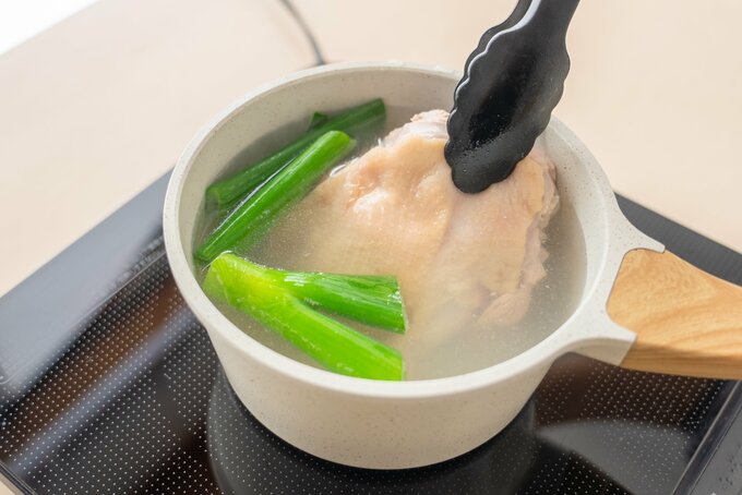 鶏肉を取り出す
