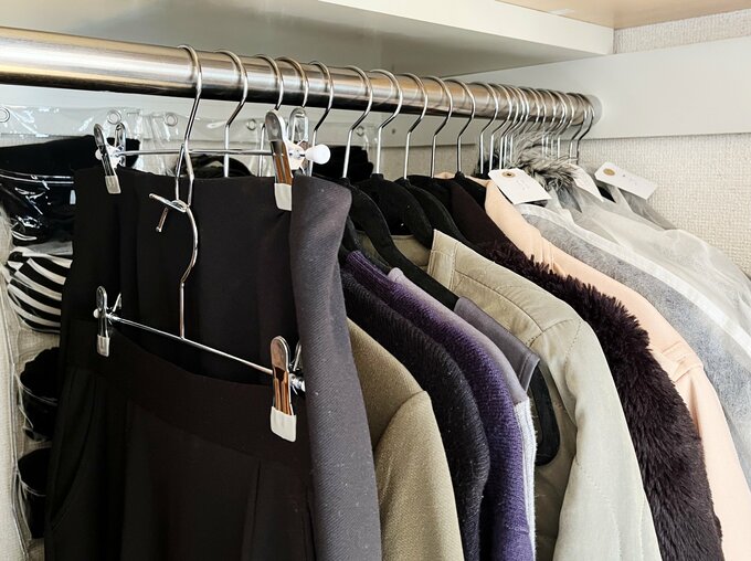 ボトムスは2段で収納