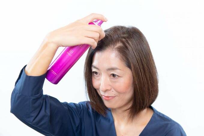 根元の立ち上がり部分に、キープスプレーをかける