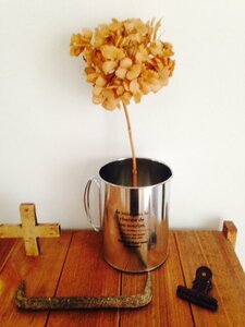 ドライフラワーを挿す花器として活用