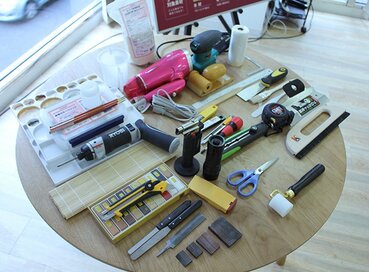 クロス、フローリング…プロに聞く！身近なものでできるセルフリペア術