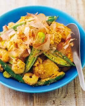 きれいになるやせおかず「エビとオクラの豆腐チャンプルー」。もっちり豆腐で食べごたえアップ