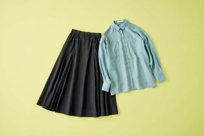スカートとシアーシャツ