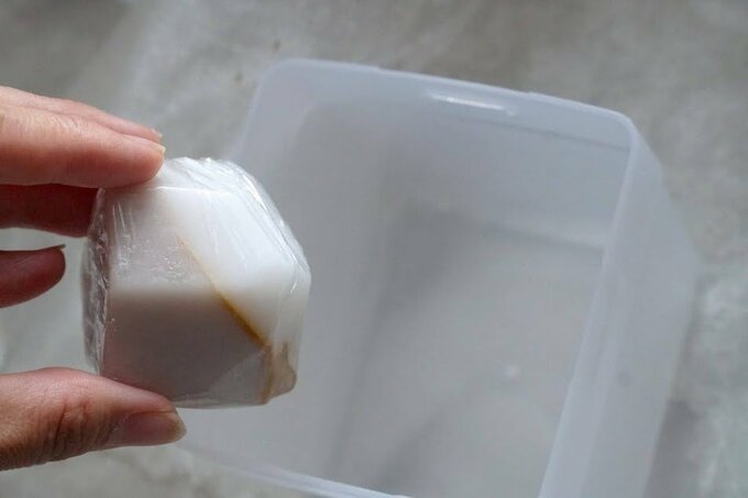 ものを取り出している図