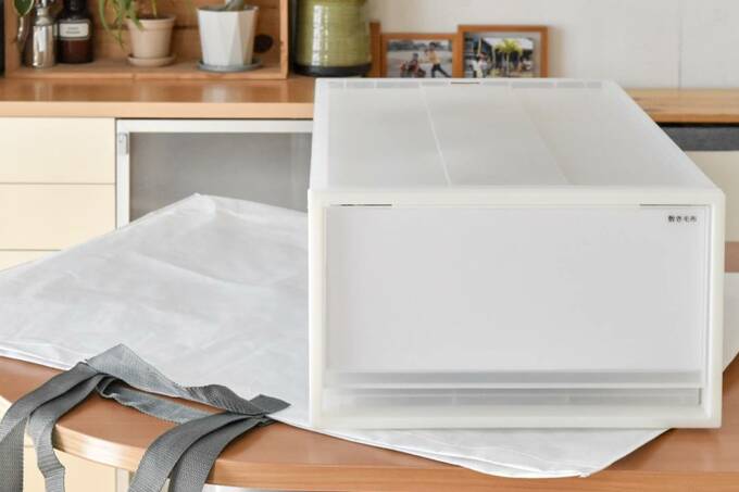 バッグの上にケース