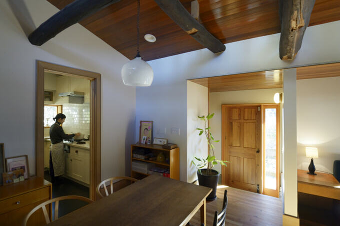 ダイニング〜キッチン