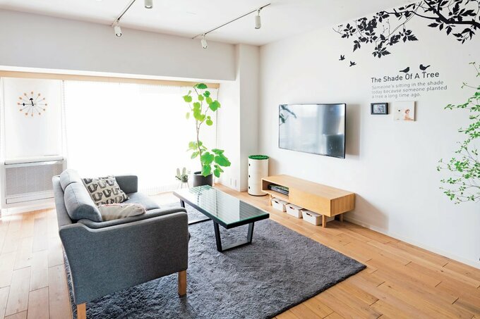 リビングに敷いていたラグやマットを片づける前