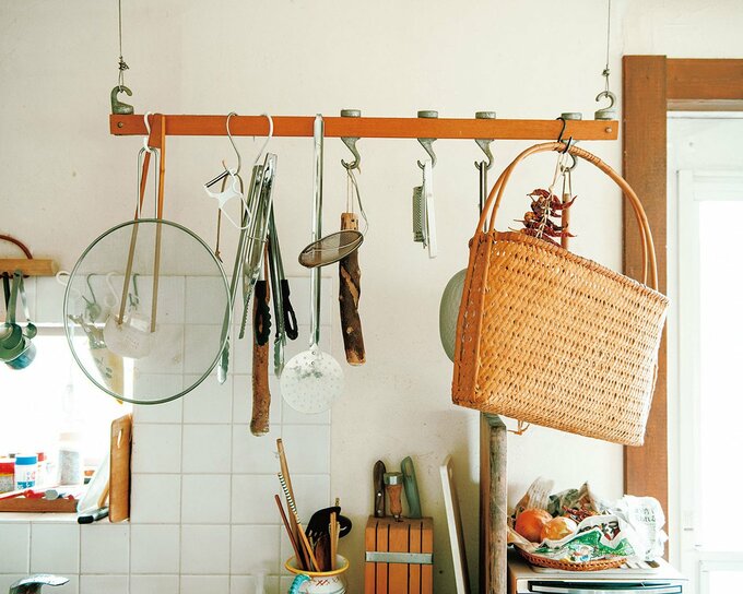 キッチンツールを吊り下げるラック