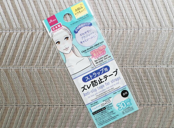 「ストラップ用ズレ防止テープ（スリムサイズ）」（110円）材質：ポリエチレン　商品サイズ：2cm×0.6cm×0.01cm　内容量：30枚