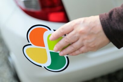 「高齢ドライバーによる交通事故を防ぐ」カギ。75歳からの運転免許更新の流れを徹底解説