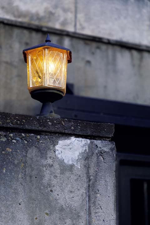 ヴィンテージ感が漂う門灯
