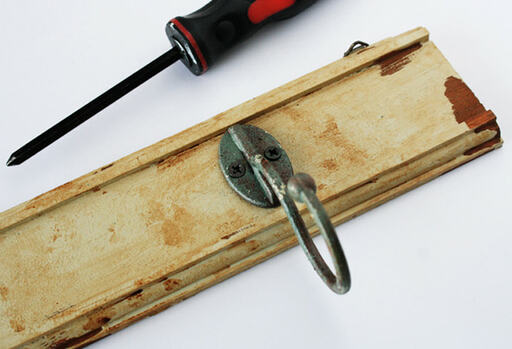 本体部分にフックを取り付ける