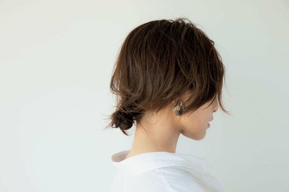 斜め後ろから髪の毛