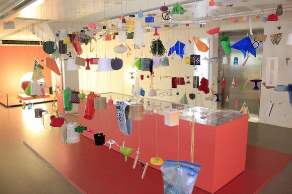 イケアグッズを使ったアート作品